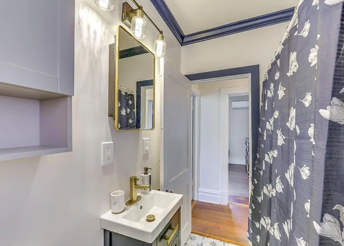 Dog-friendly Home, 3 Mi To Downtown! Ferienhaus *