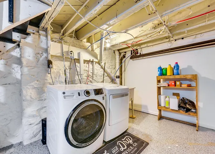 Dog-friendly Home, 3 Mi To Downtown! Pittsburgh