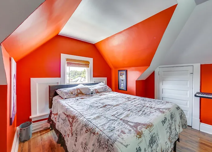 Dog-friendly Home, 3 Mi To Downtown! Ferienhaus *