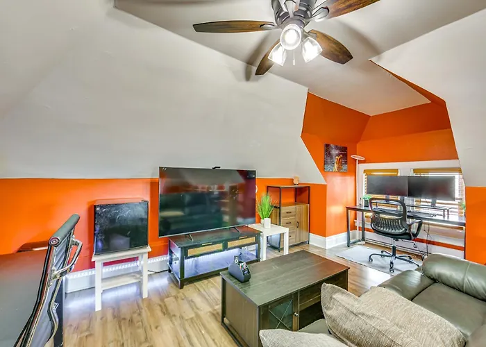 Ferienhaus Dog-friendly Home, 3 Mi To Downtown! Pittsburgh