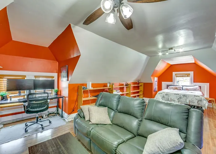Ferienhaus Dog-friendly Home, 3 Mi To Downtown! *
